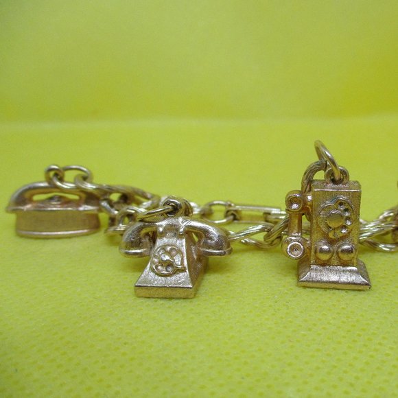 Not Branded Jewelry Charm Bracelet Goldtone Chain Link Charm
